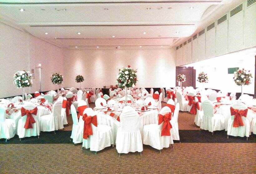 فندق Crowne Plaza Toluca   Lancaster, An Ihg