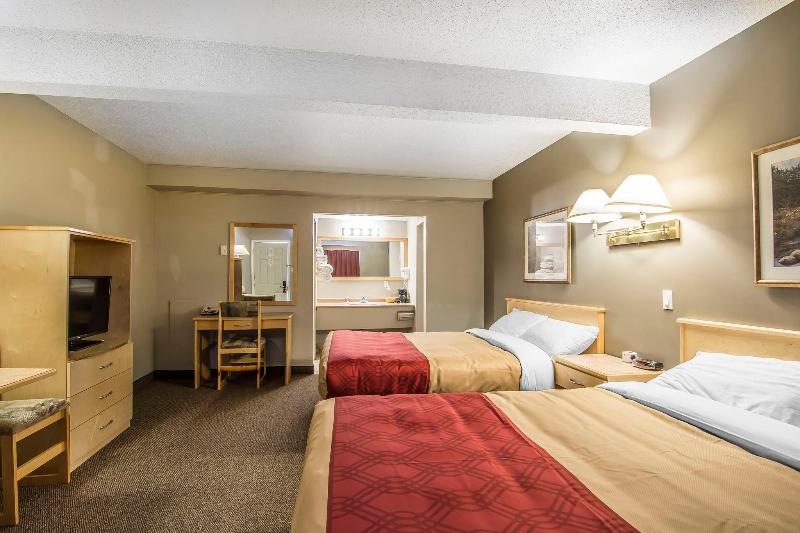 Отель Econo Lodge