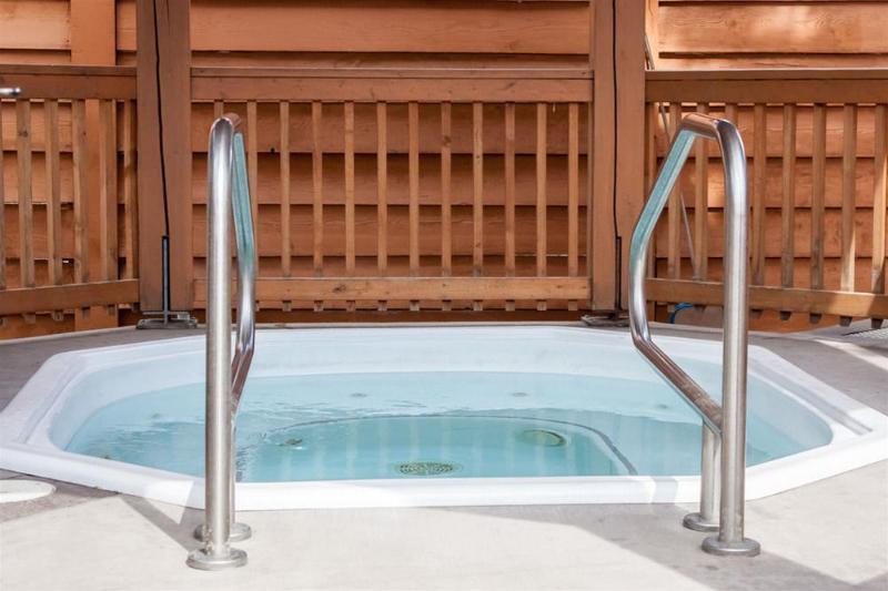 Отель Econo Lodge