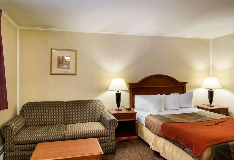 فندق Econo Lodge Inn & Suites