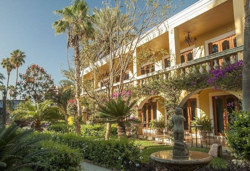 בית מלון כפרי El Encanto Inn & Suites