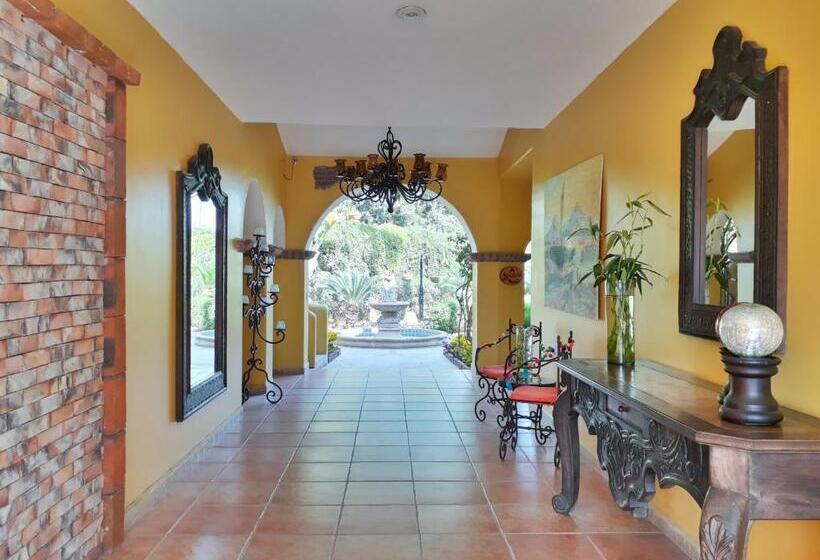 هتل El Encanto Inn & Suites