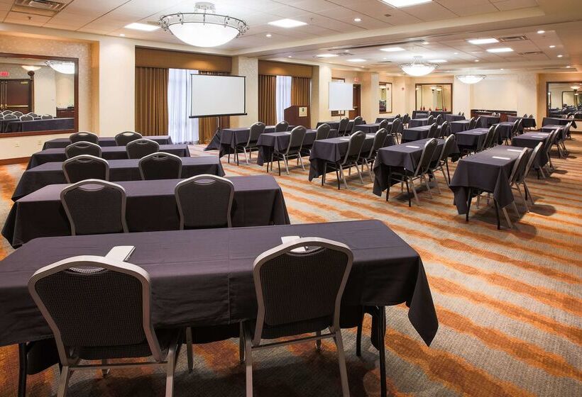 호텔 Embassy Suites Louisville East