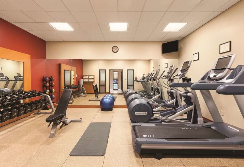 호텔 Embassy Suites Louisville East