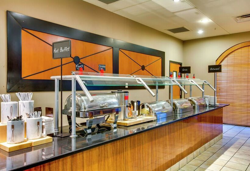 호텔 Embassy Suites Louisville East