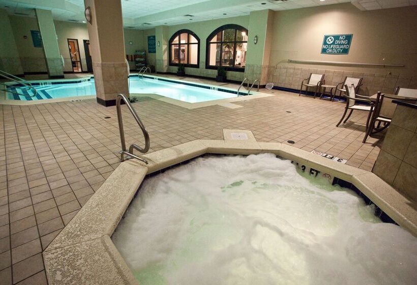 호텔 Embassy Suites Louisville East