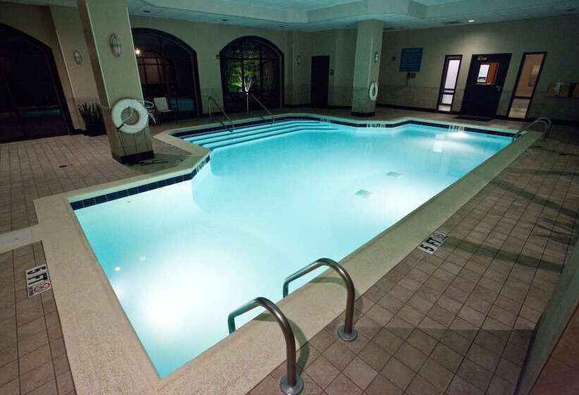 호텔 Embassy Suites Louisville East