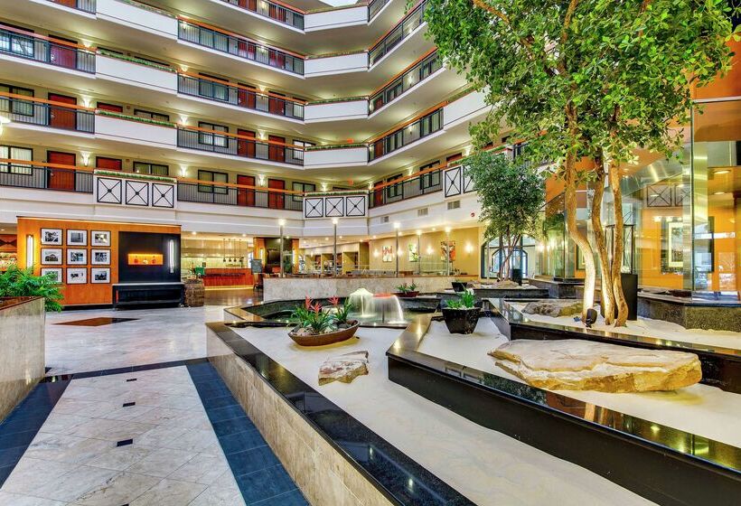 호텔 Embassy Suites Louisville East