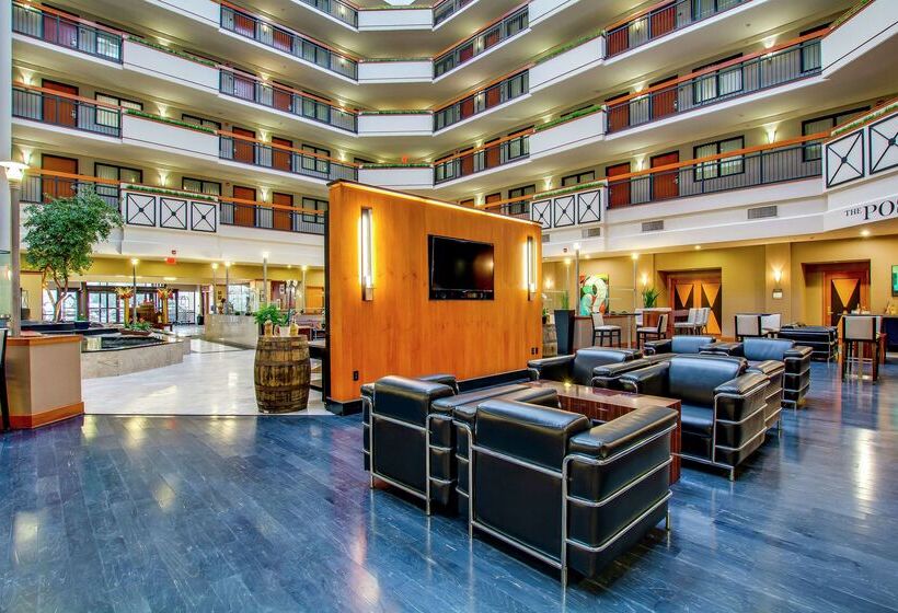호텔 Embassy Suites Louisville East