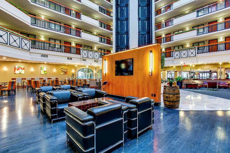 호텔 Embassy Suites Louisville East