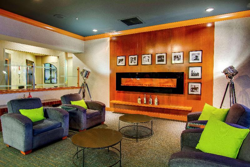 호텔 Embassy Suites Louisville East