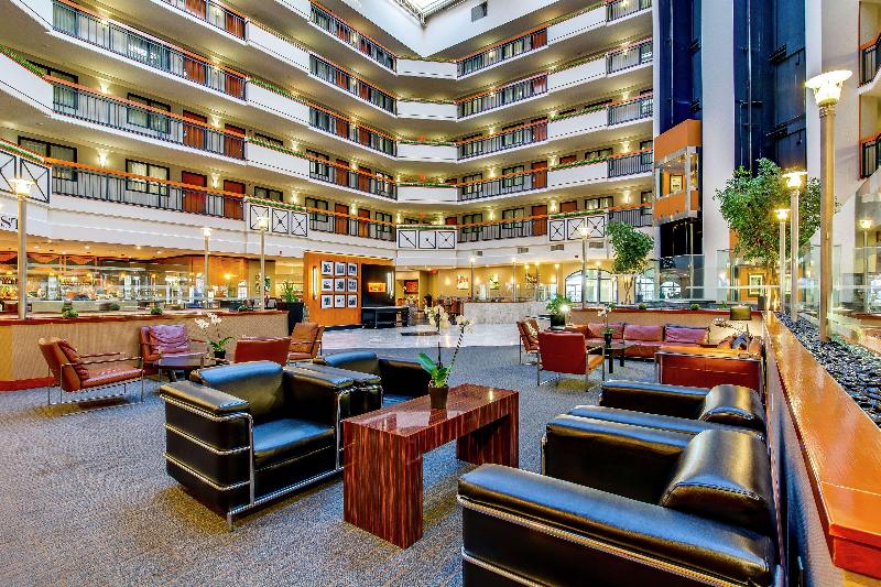 호텔 Embassy Suites Louisville East
