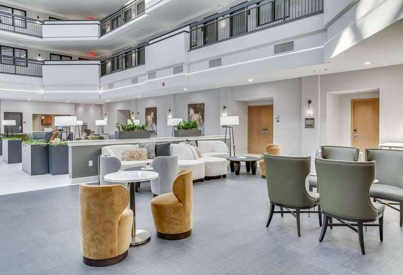 호텔 Embassy Suites Louisville East