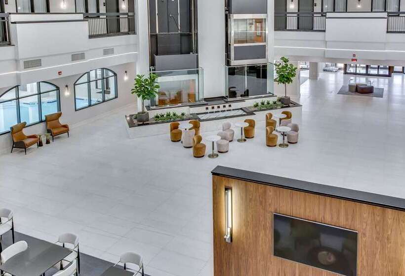 호텔 Embassy Suites Louisville East