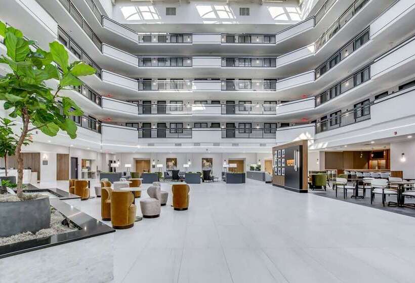 호텔 Embassy Suites Louisville East