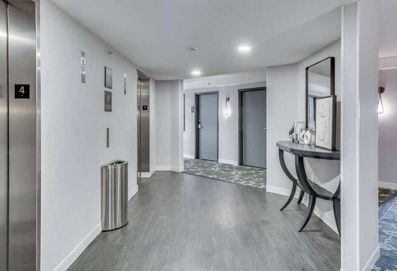 호텔 Embassy Suites Louisville East