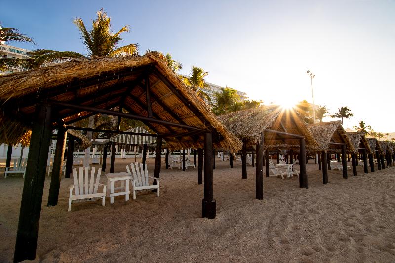 فندق Emporio Acapulco