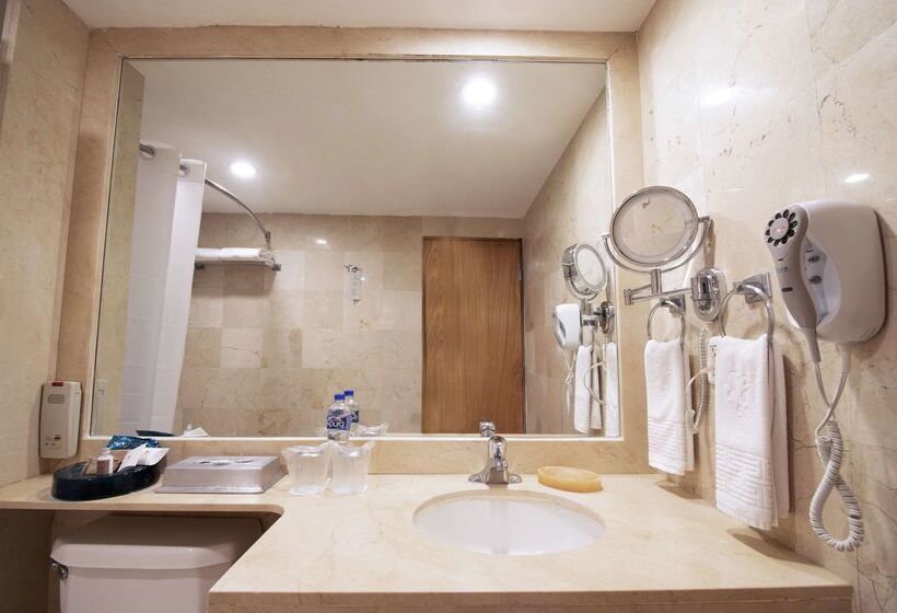 فندق Emporio Acapulco