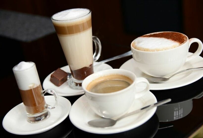 בית מלון כפרי Eynsham Hall