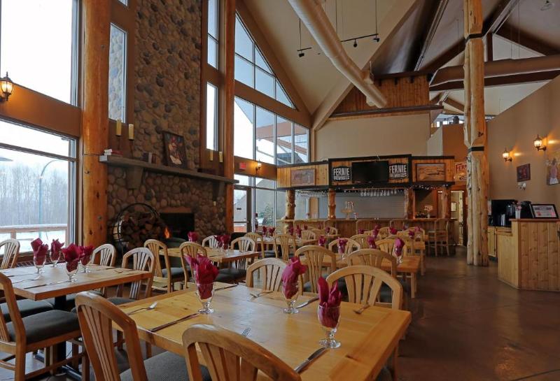 בית מלון כפרי Fernie Stanford Resort