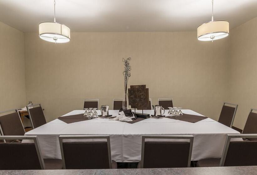 Szálloda Four Points By Sheraton Edmonton South