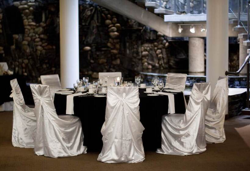 Szálloda Four Points By Sheraton Edmonton South