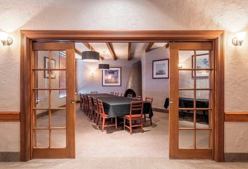 Szálloda Four Points By Sheraton Edmonton South