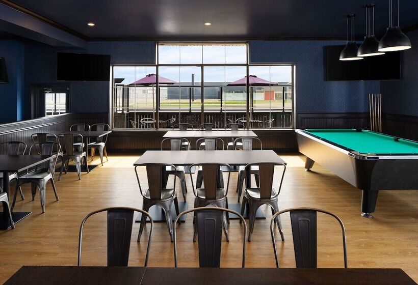 Szálloda Four Points By Sheraton Edmonton South