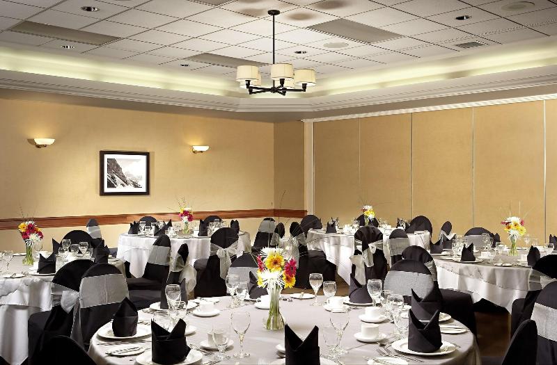 בית מלון כפרי Four Points By Sheraton Edmonton South