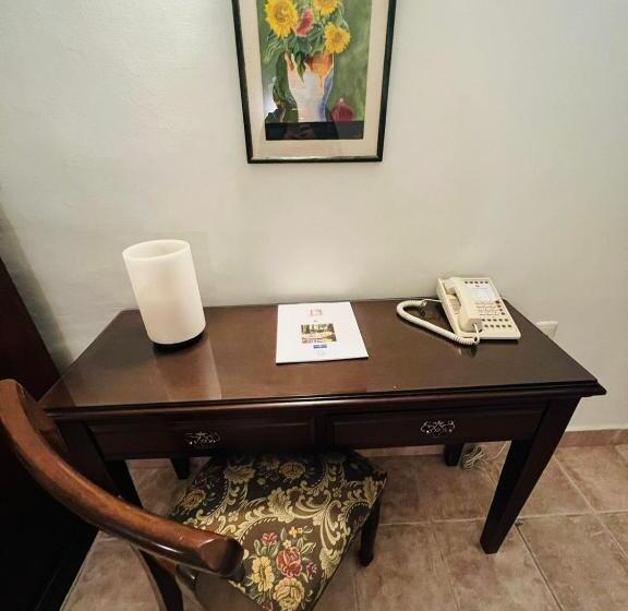 فندق Hacienda Los Laureles