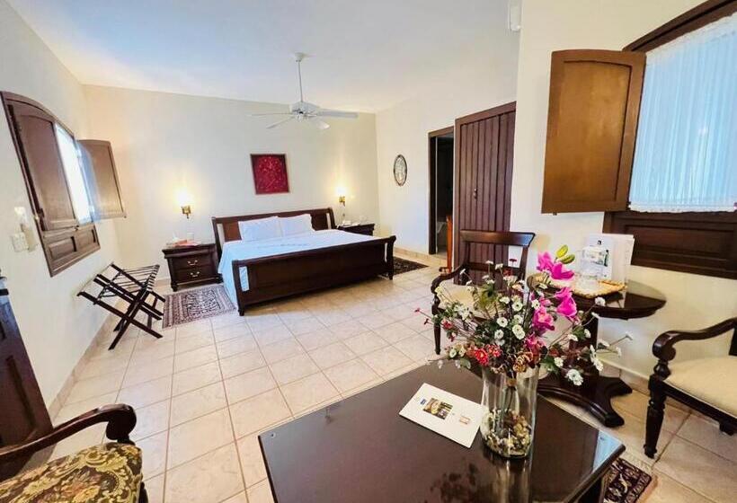 فندق Hacienda Los Laureles