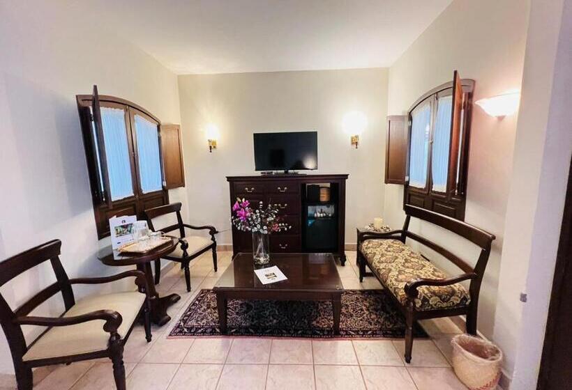 فندق Hacienda Los Laureles