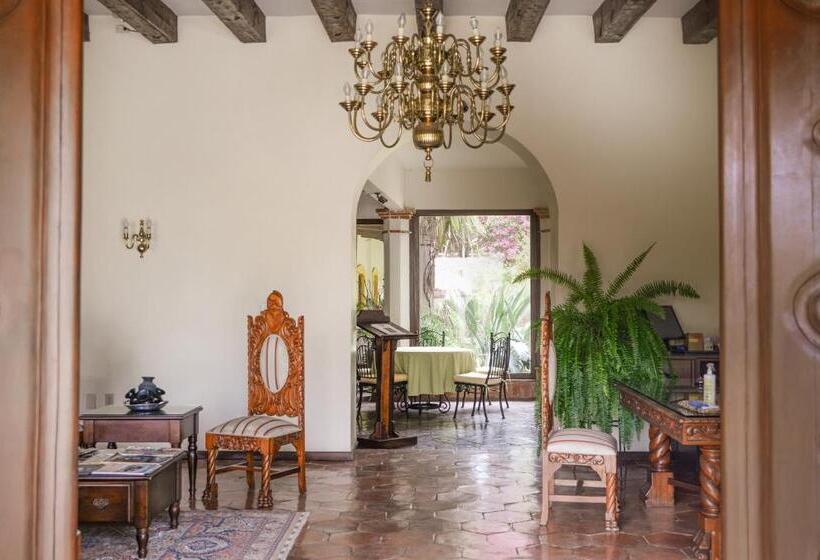 فندق Hacienda Los Laureles