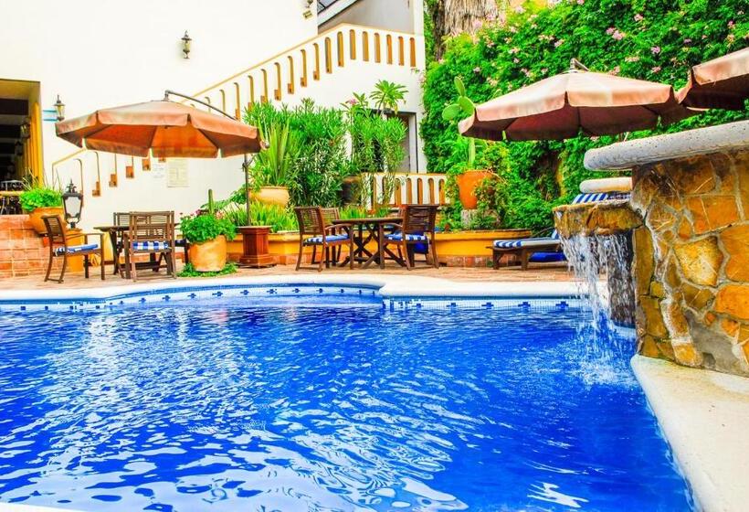 فندق Hacienda Los Laureles