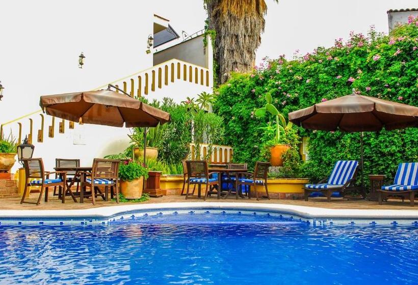 فندق Hacienda Los Laureles