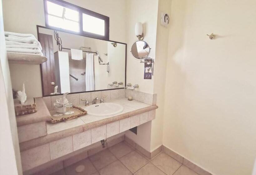 فندق Hacienda Los Laureles