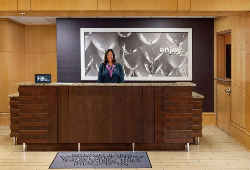 فندق Hampton Inn & Suites By Hilton Langley Surrey