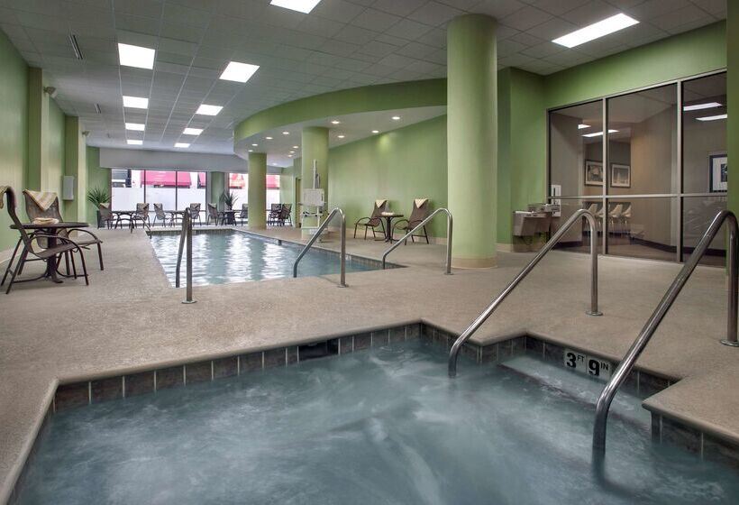 בית מלון כפרי Hampton Inn & Suites Milwaukee Downtown