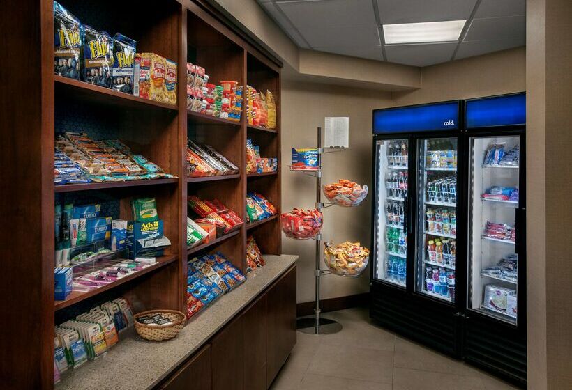 هتل Hampton Inn & Suites Milwaukee Downtown