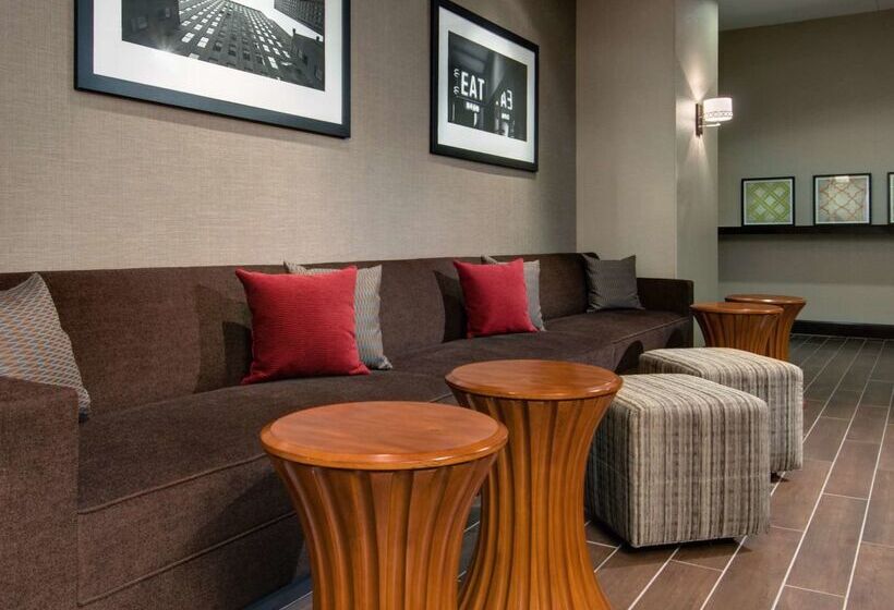 בית מלון כפרי Hampton Inn & Suites Milwaukee Downtown