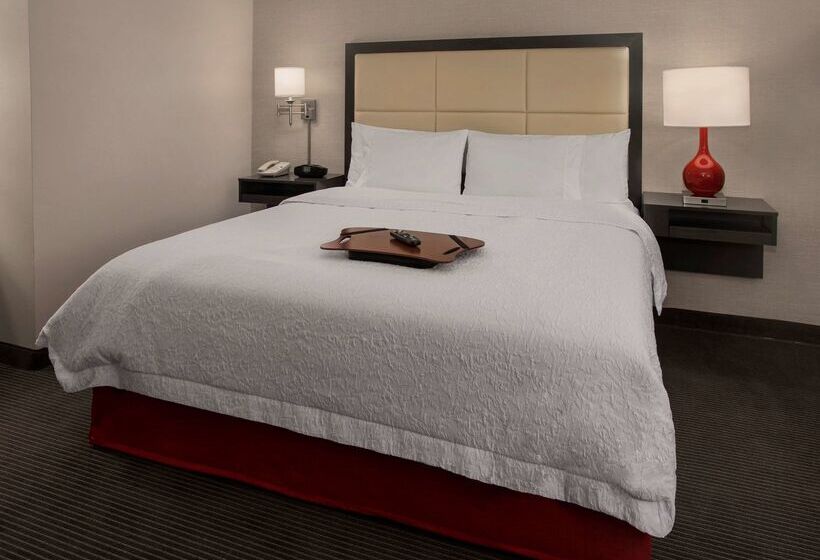 هتل Hampton Inn & Suites Milwaukee Downtown