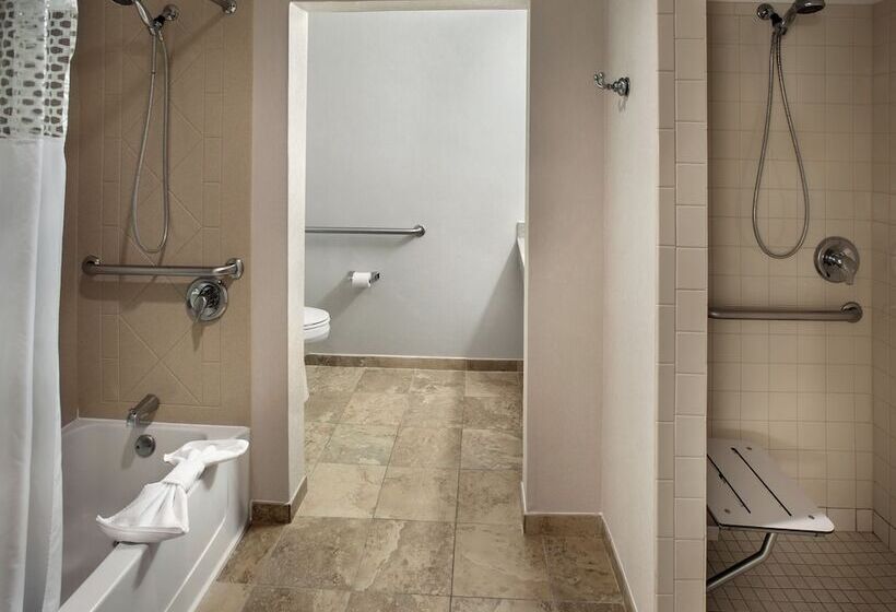 בית מלון כפרי Hampton Inn & Suites Milwaukee Downtown