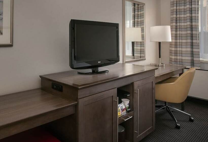 בית מלון כפרי Hampton Inn & Suites Milwaukee Downtown