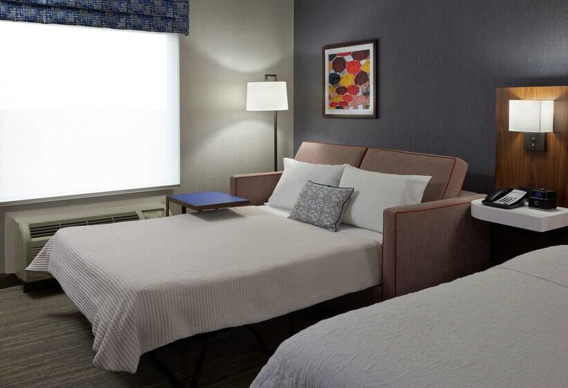 هتل Hampton Inn & Suites By Hilton Montreal Dorval