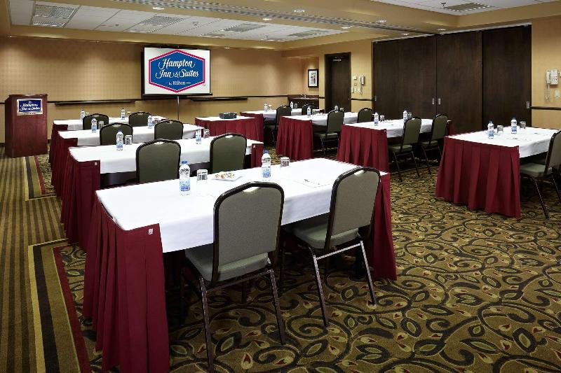 هتل Hampton Inn & Suites By Hilton Montreal Dorval