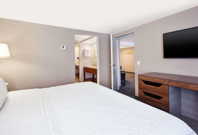 호텔 Hampton Inn College Park