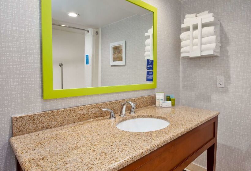 호텔 Hampton Inn College Park