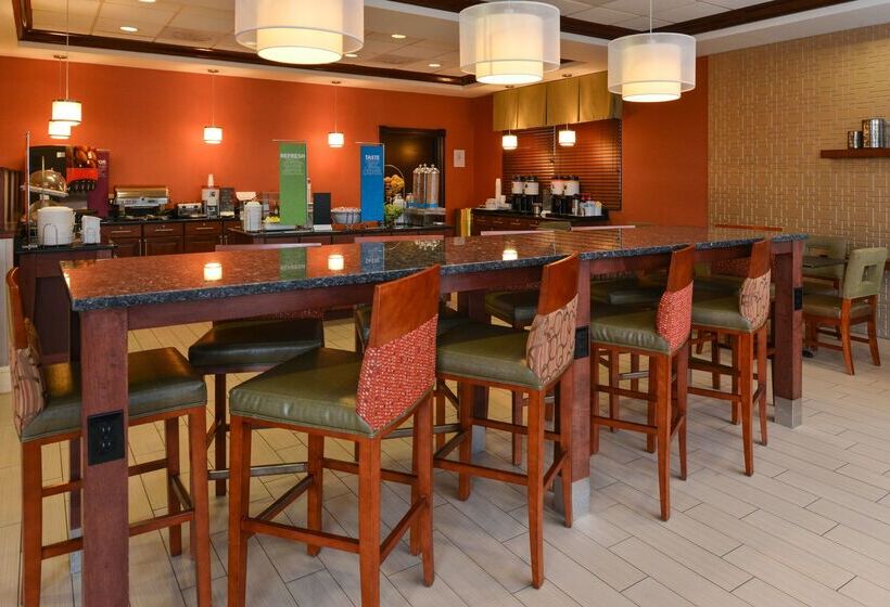 호텔 Hampton Inn College Park