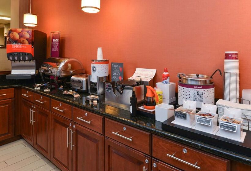 호텔 Hampton Inn College Park