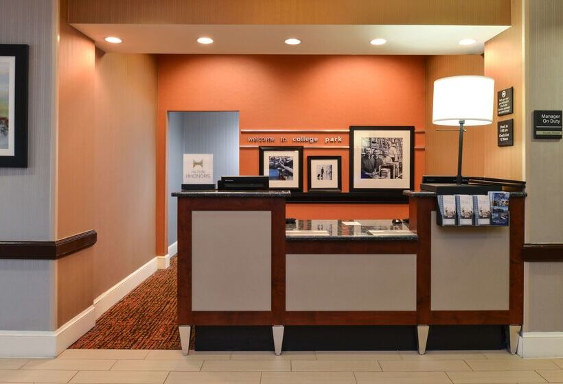 호텔 Hampton Inn College Park